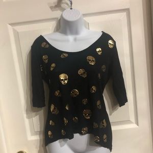 Black blouse w/ skull gold top M/L